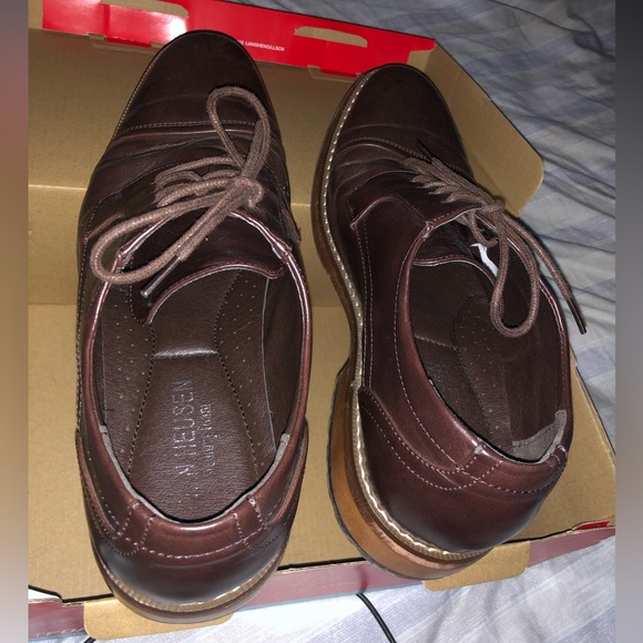 Van Heusen Brown Gable Dress Shoes Size 9 - Picture 3 of 3